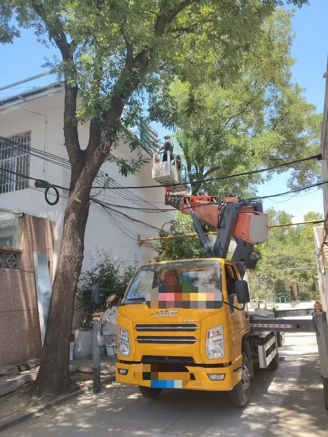 龙井市高空作业车能吊装重物吗？最大承载多少公斤？
